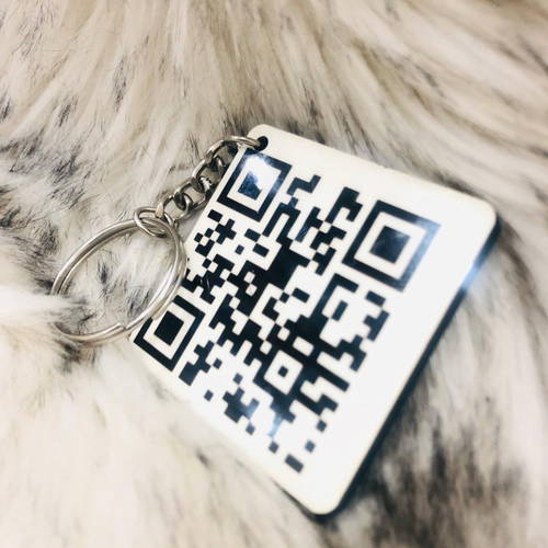 Customized QR Code Keychain 